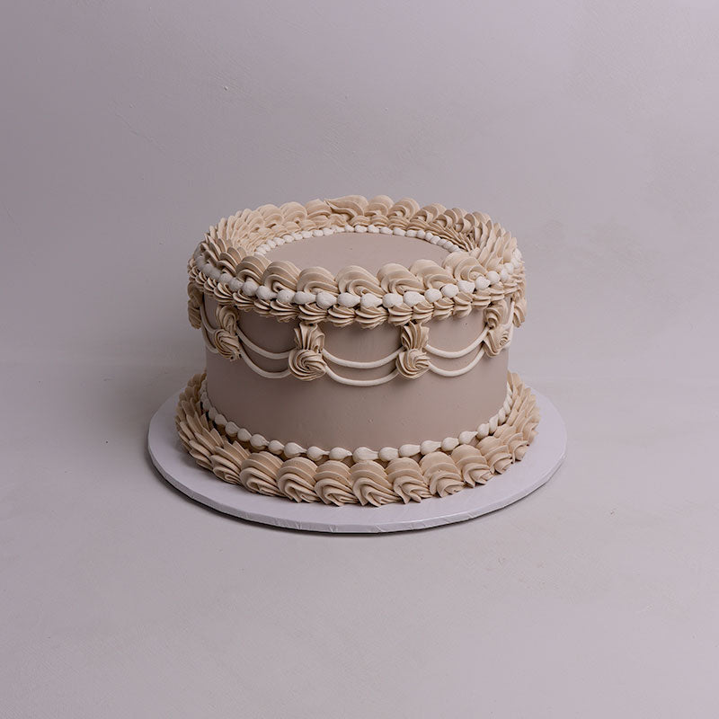 Vintage cake in beige and nude tones