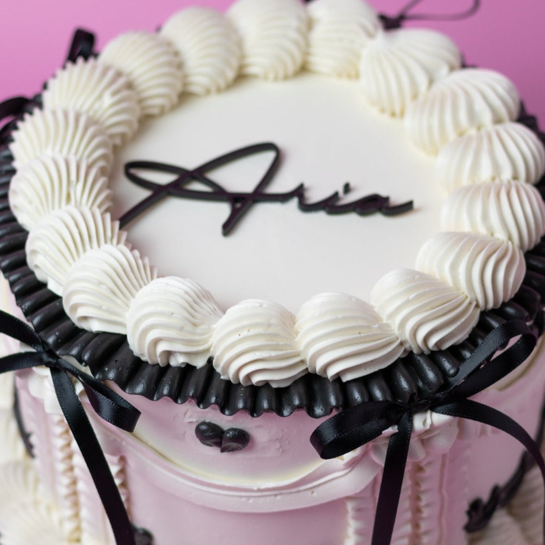 Bow Cake - Vintage